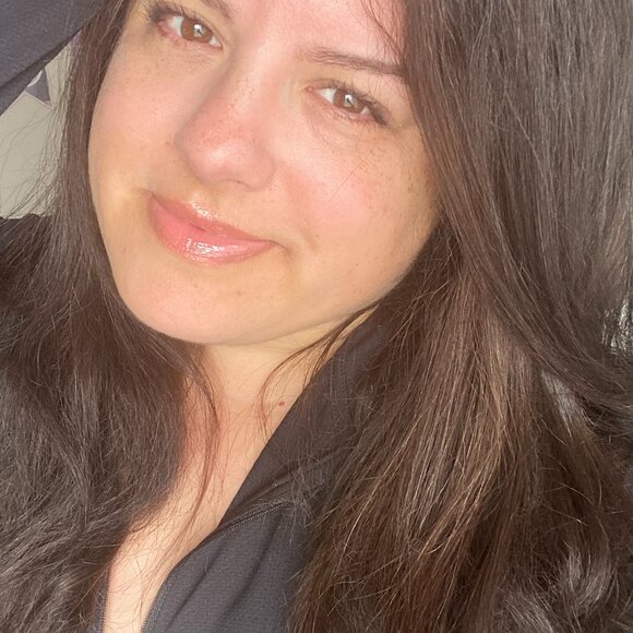Meet your Posher, Jesika - Picture 1 of 2